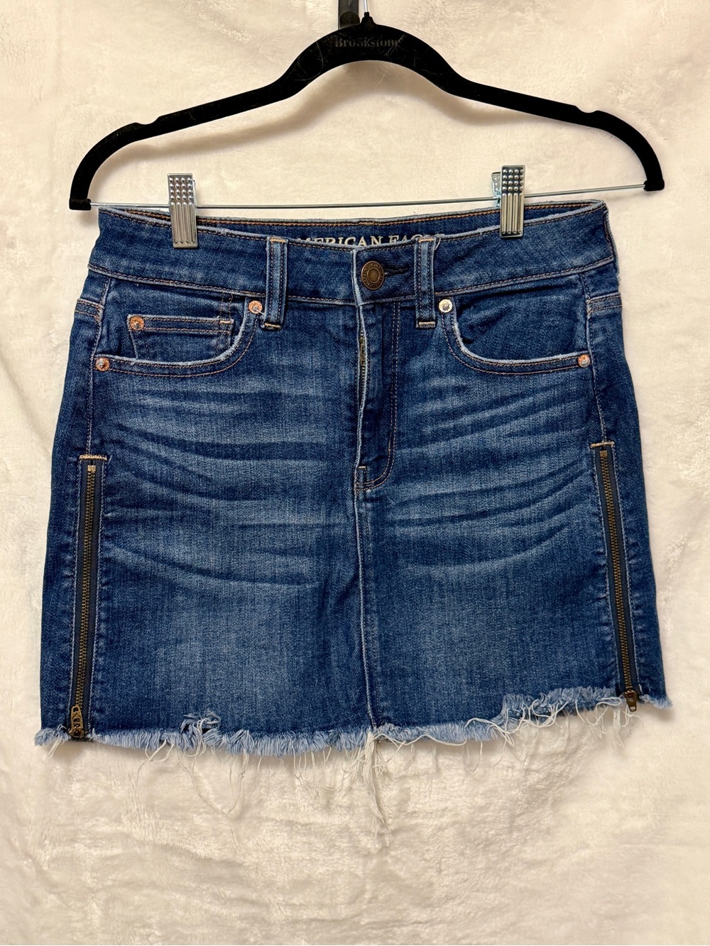 American Eagle denim skirt with side zipper details, size 4